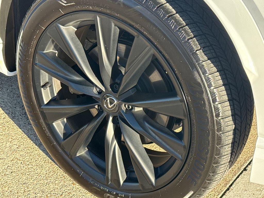 Used 2024 Lexus RX 500h F Sport w/ Convenience Package image 11