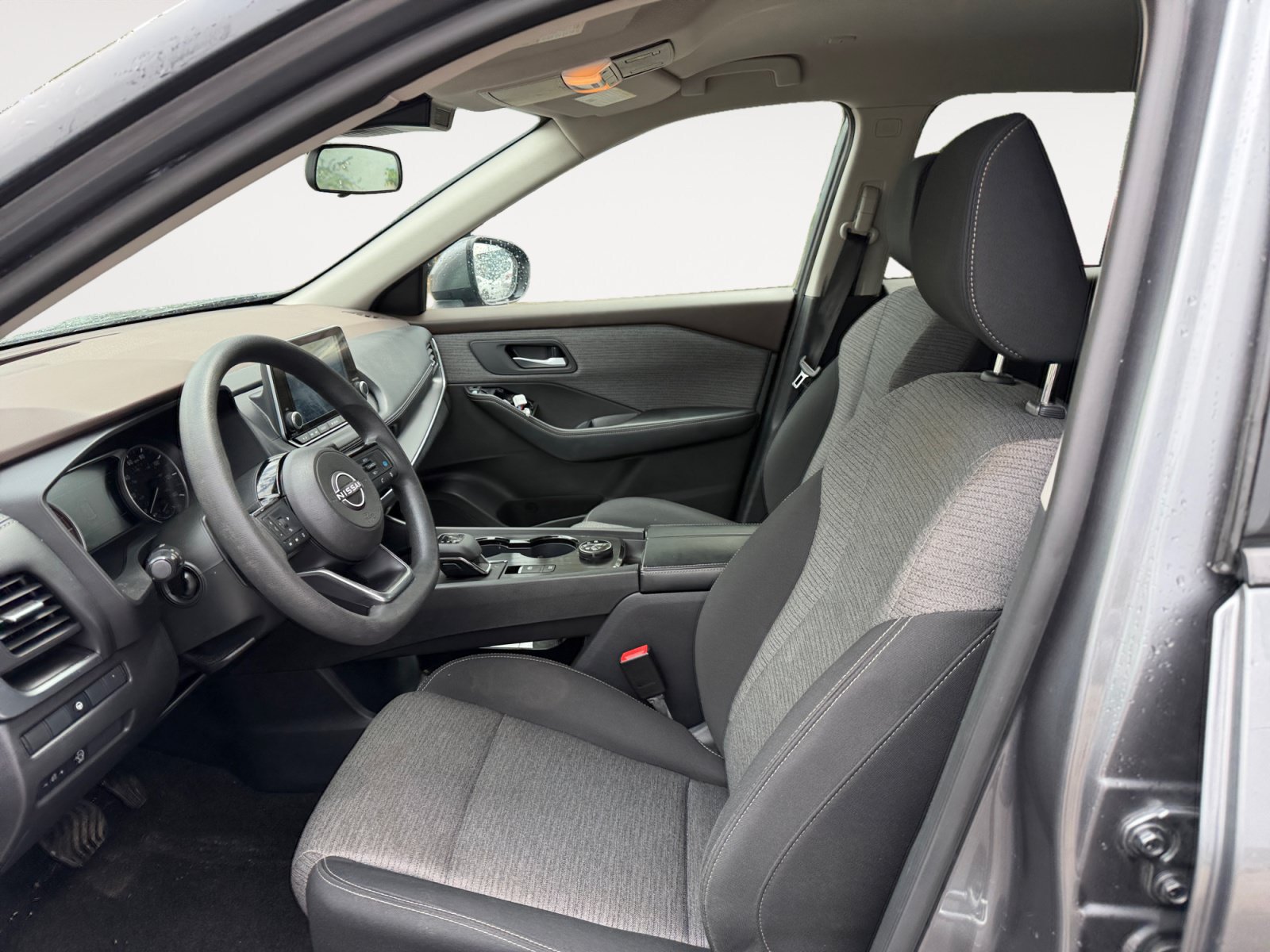Used 2023 Nissan Rogue SV AWD/4WD image 9