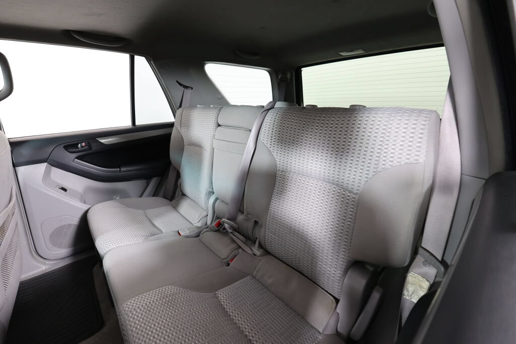 Used 2008 Toyota 4Runner SR5 AWD/4WD image 16
