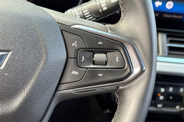 Used 2025 Chevrolet Trax LT w/ Driver Confidence Package image 35