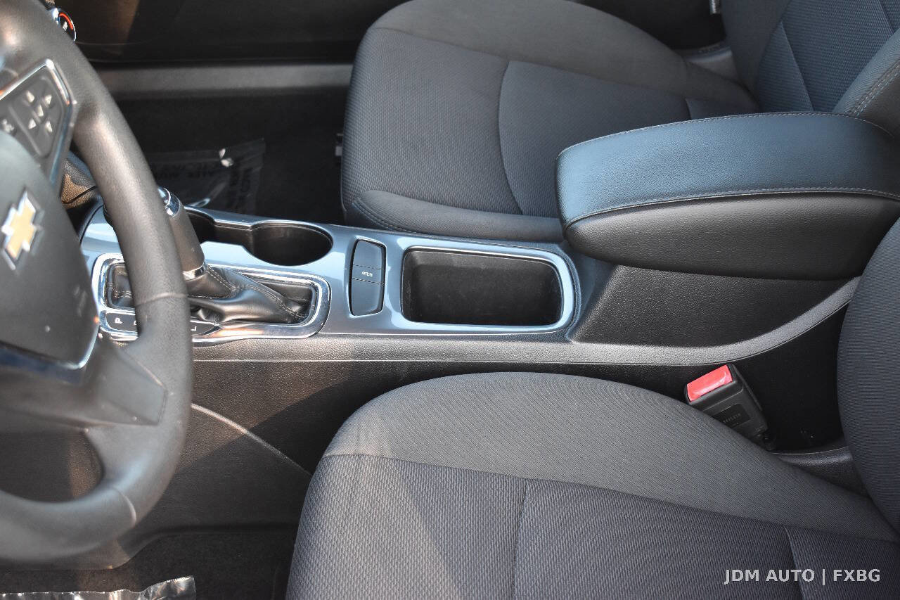 Used 2017 Chevrolet Cruze LT w/ Convenience Package image 27