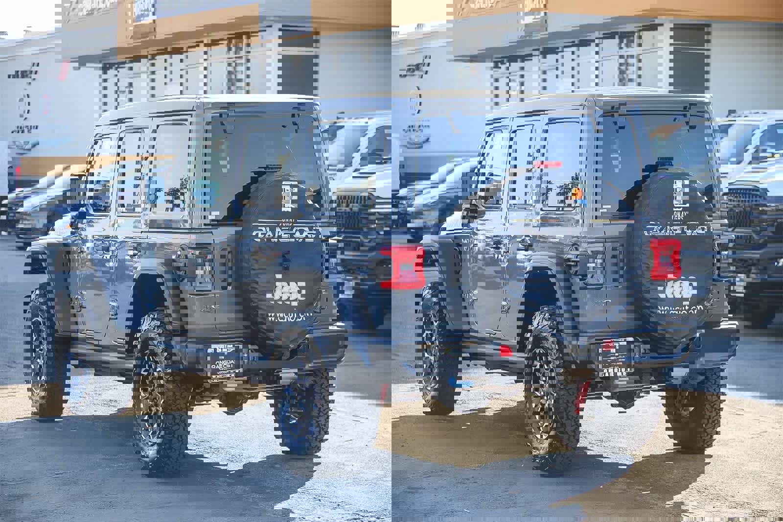 Used 2023 Jeep Wrangler Unlimited Rubicon 4xe w/ Safety Group image 6