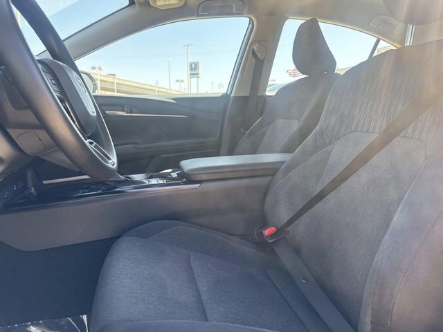 Used 2025 Toyota Camry LE image 7