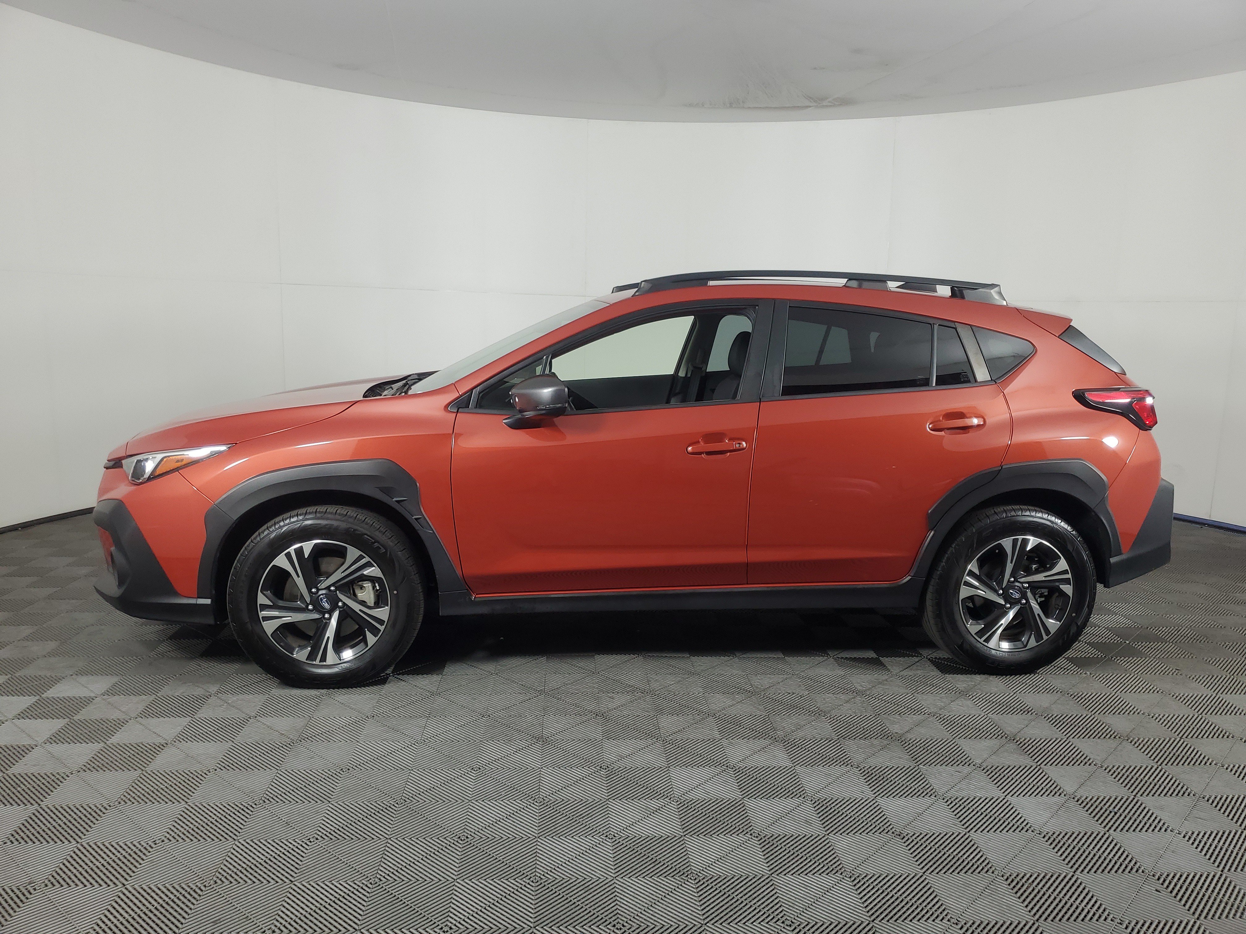 Used 2024 Subaru Crosstrek 2.0i Premium w/ Crosstrek Mirror Package AWD/4WD image 7