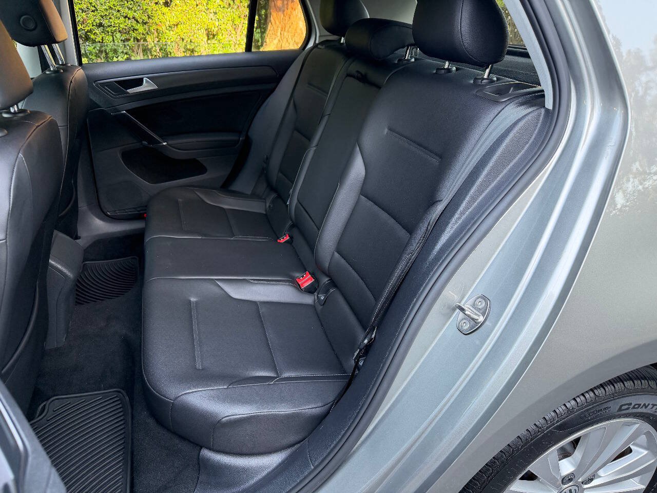 Used 2018 Volkswagen Golf SE FWD image 18