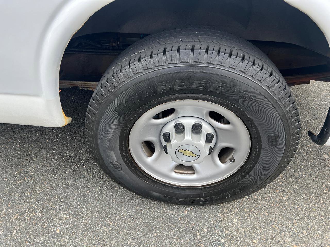 Used 2012 Chevrolet Express 2500 image 23