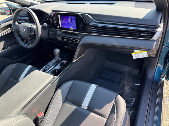 Used 2025 Toyota Camry SE w/ Convenience Package FWD image 18