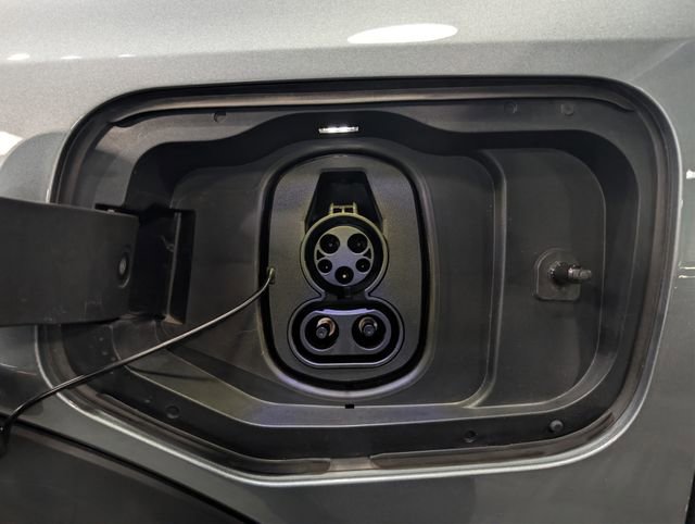 Used 2026 Chevrolet Equinox EV LT FWD image 13