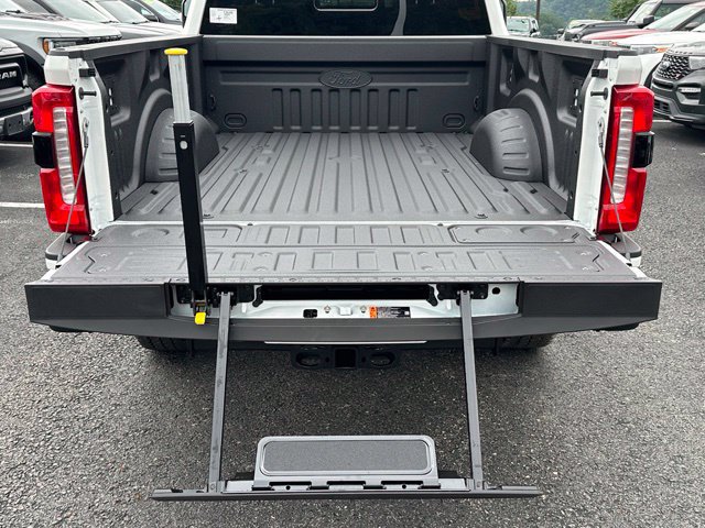 New 2026 Ford F250 Lariat w/ Black Appearance Package AWD/4WD image 30