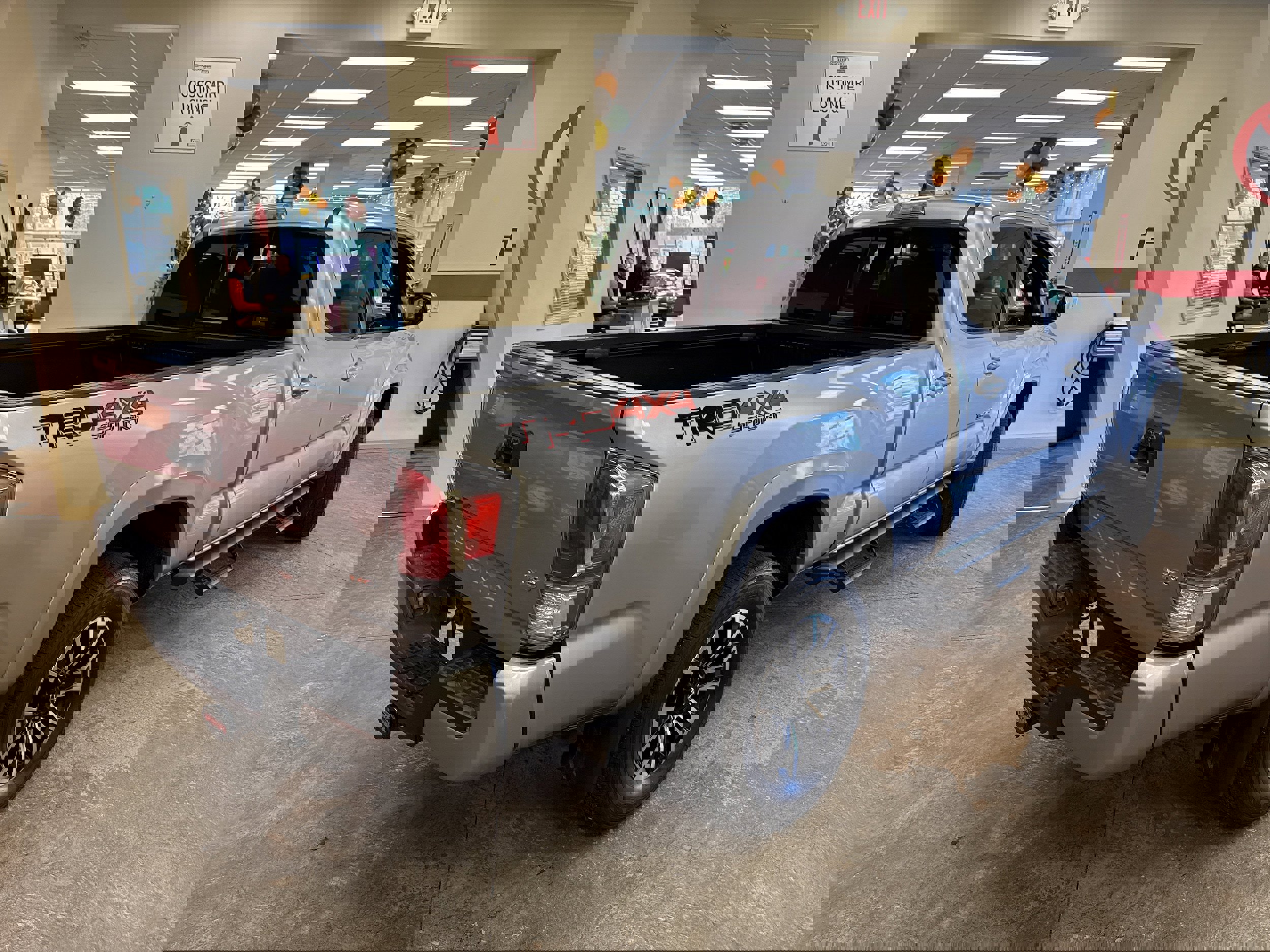 Used 2023 Toyota Tacoma TRD Sport image 10