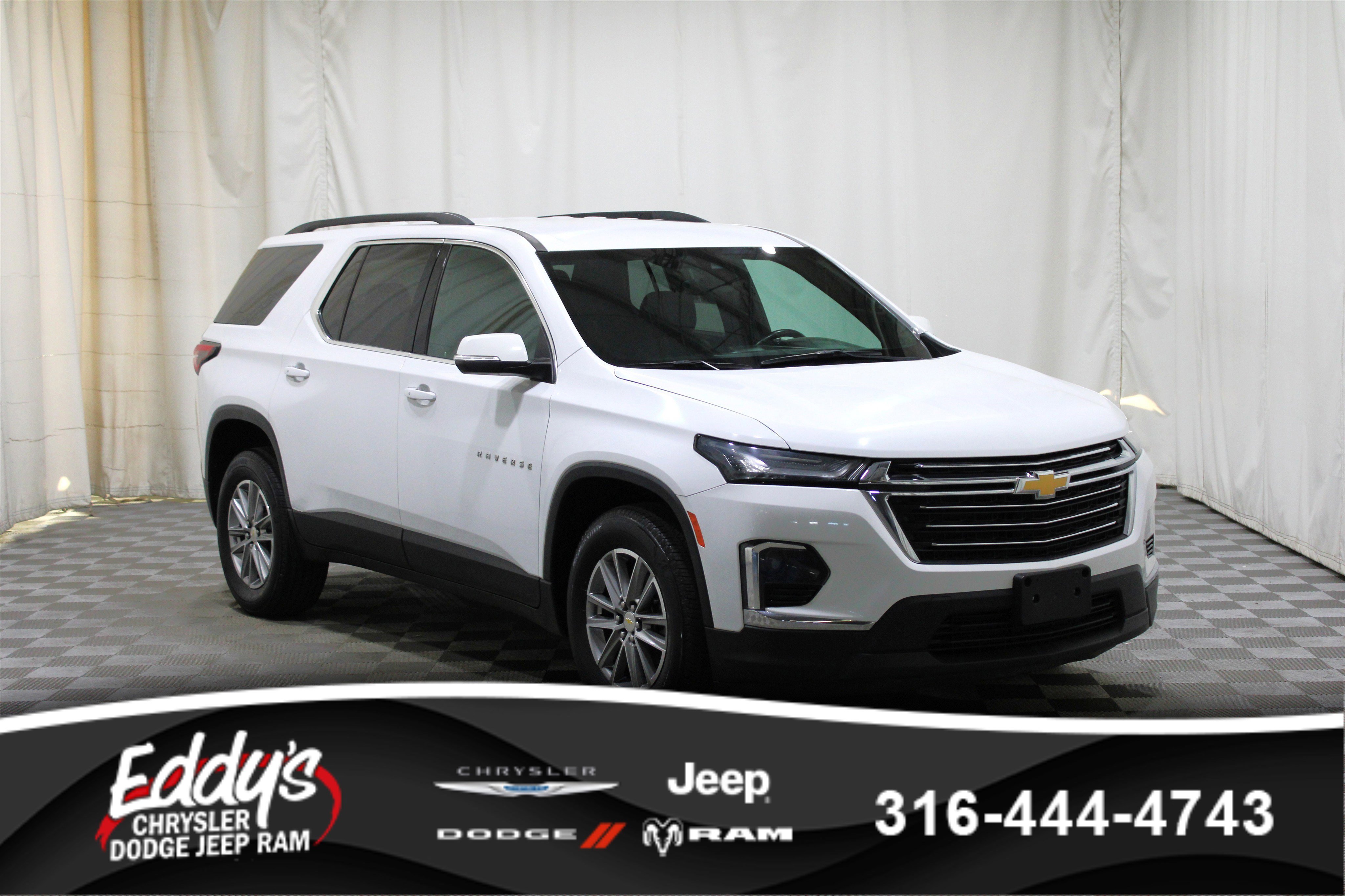 Used 2023 Chevrolet Traverse LT image 1
