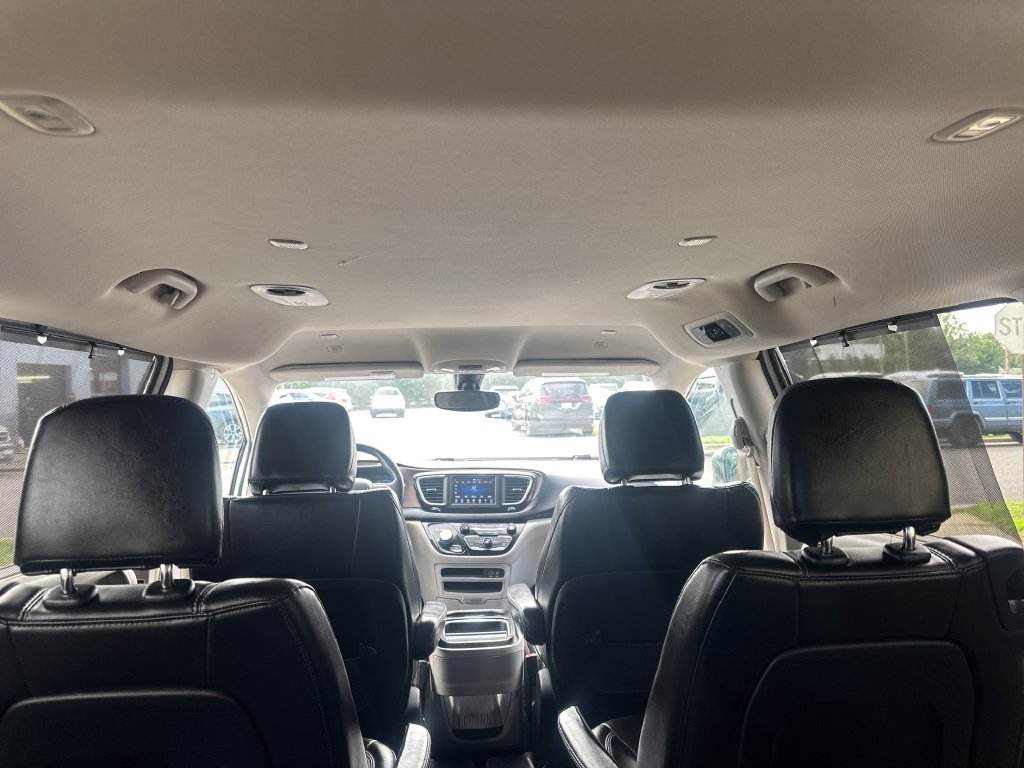 Used 2020 Chrysler Voyager Lxi FWD image 26