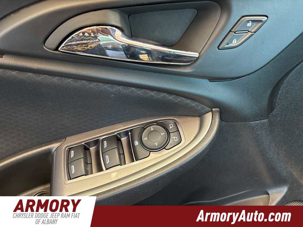Used 2023 Chevrolet Malibu LT image 8