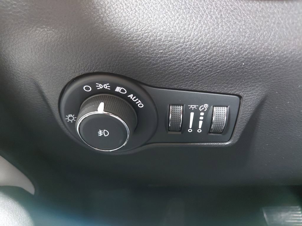 Used 2025 Jeep Compass Limited AWD/4WD image 35