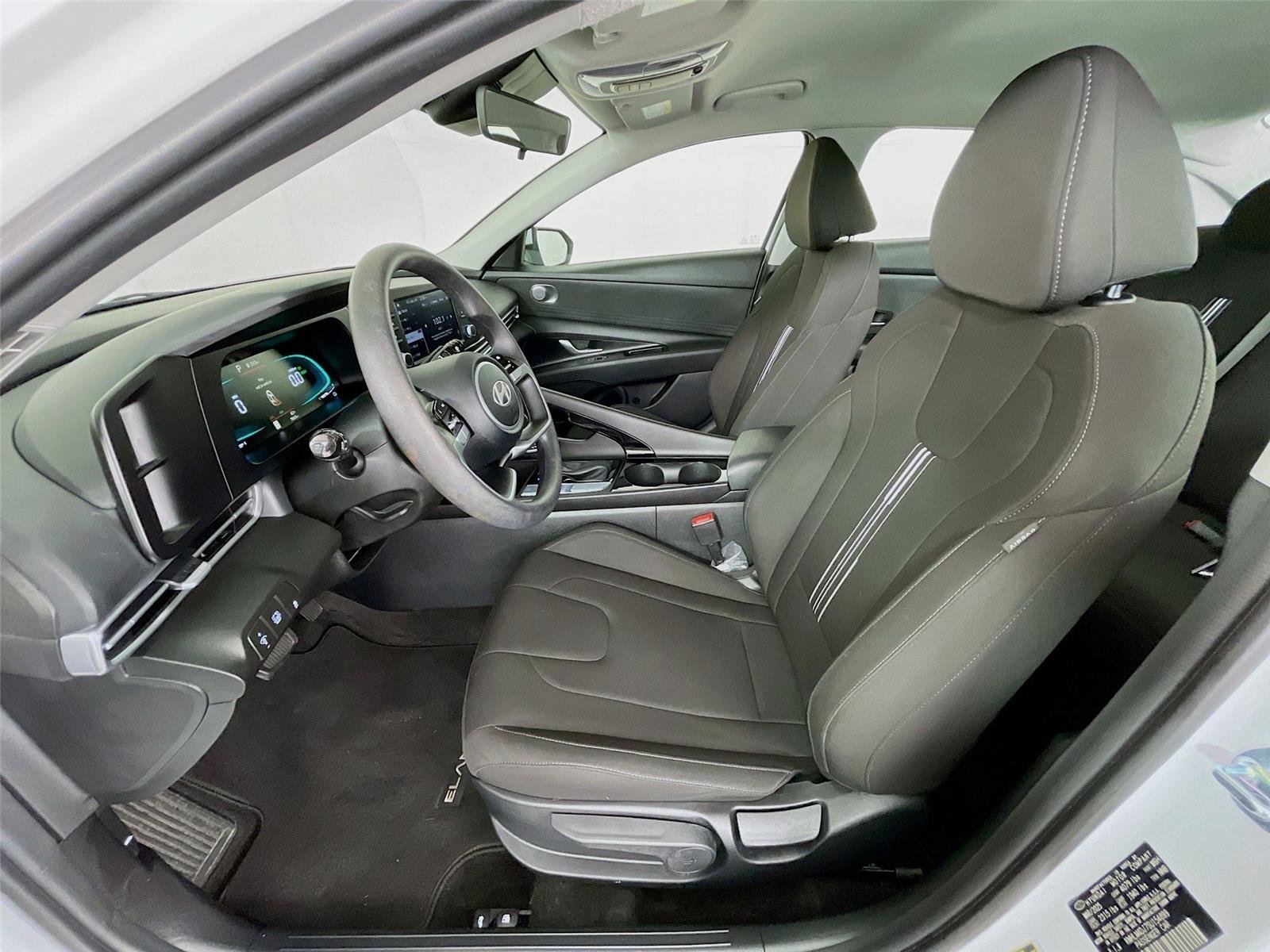 Used 2025 Hyundai Elantra Hybrid FWD image 19