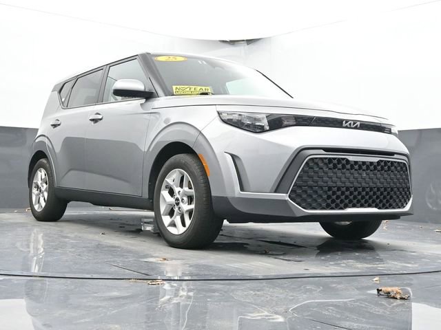 Used 2025 Kia Soul LX w/ LX Technology Package image 40