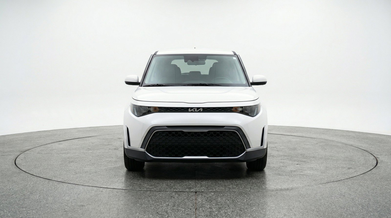 Used 2025 Kia Soul LX w/ LX Technology Package FWD image 2