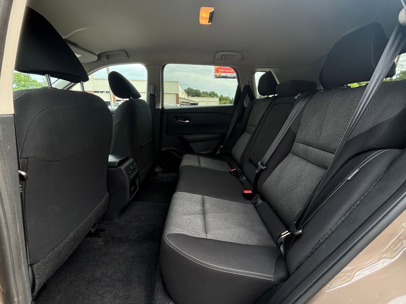 Used 2025 Nissan Rogue SV AWD/4WD image 32