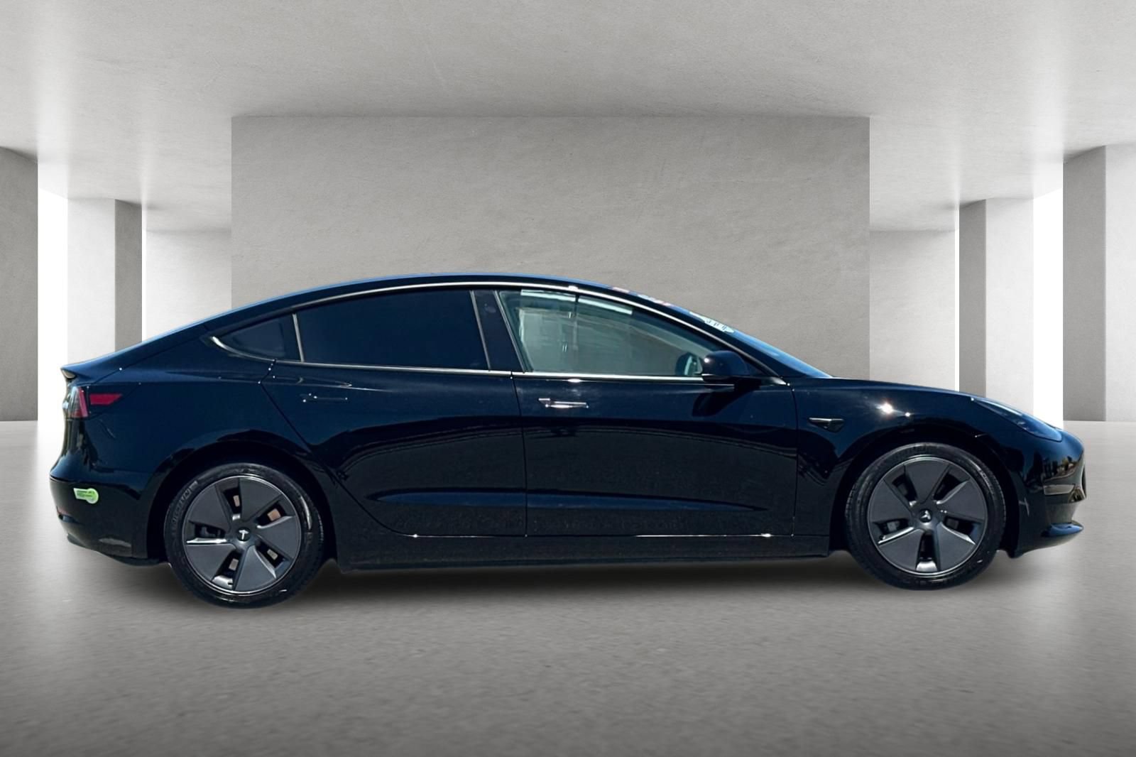 Used 2023 Tesla Model 3 Standard Range RWD image 3