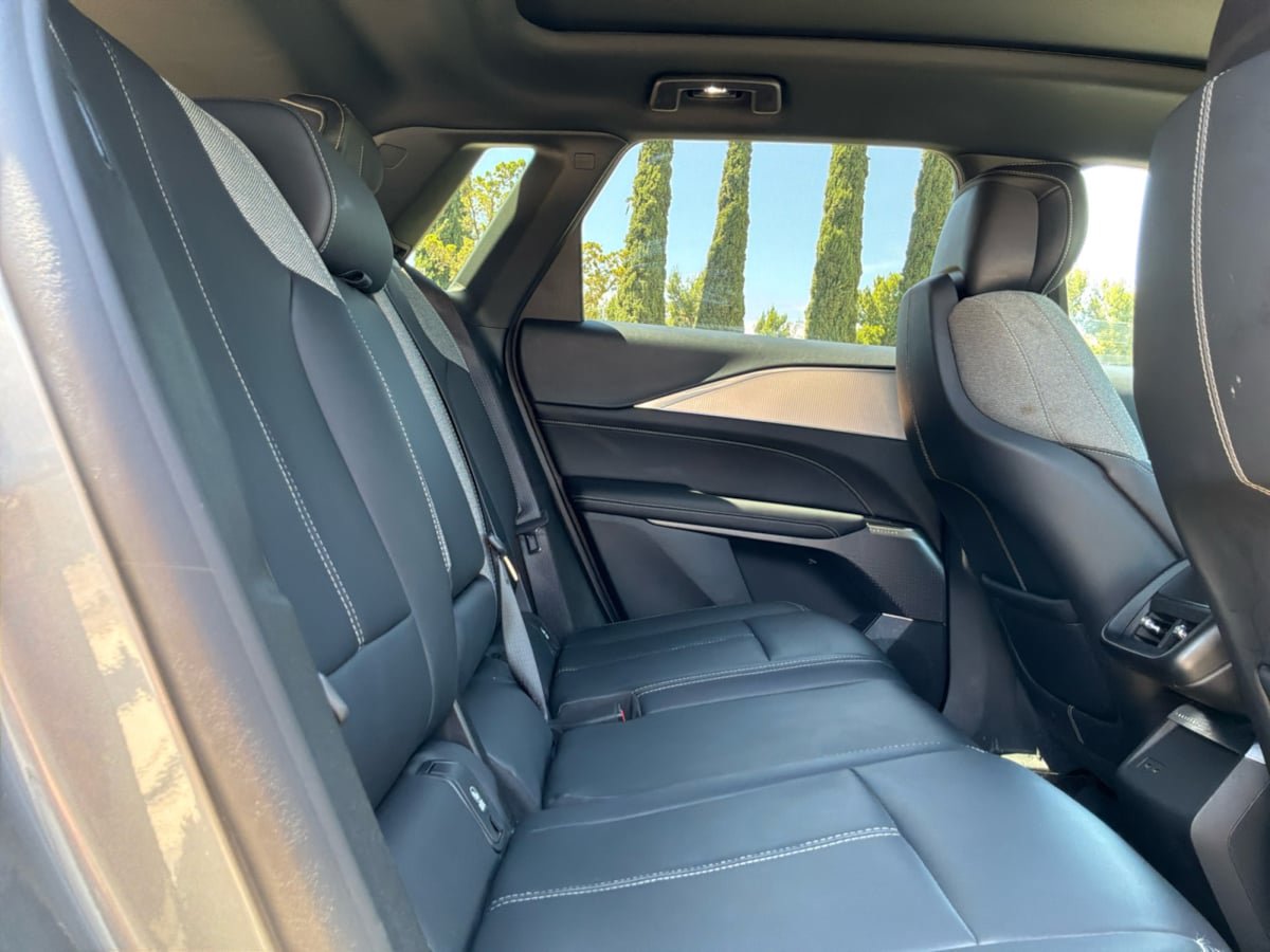 Used 2024 Cadillac Lyriq Tech RWD image 18