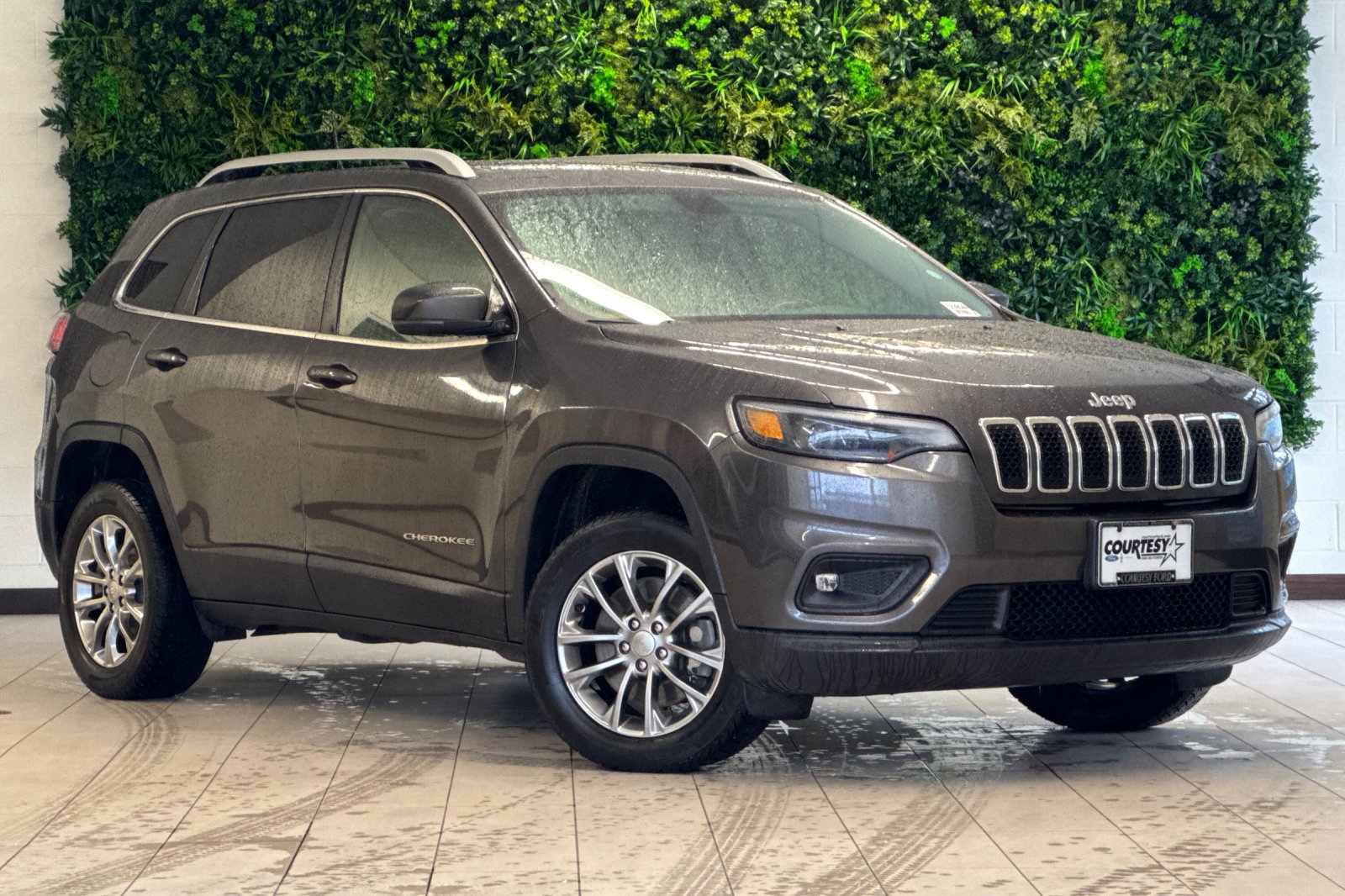 Used 2020 Jeep Cherokee Latitude Plus w/ Comfort/Convenience Group