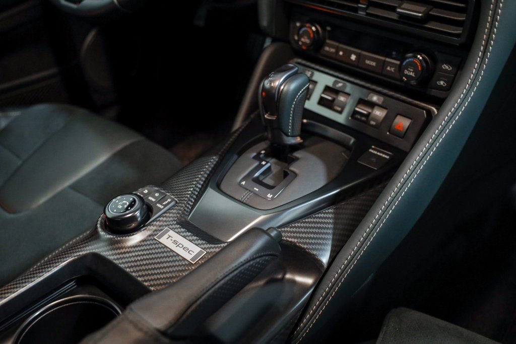 Used 2021 Nissan GT-R Premium image 27