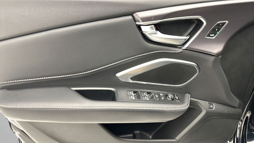 Used 2025 Acura RDX SH-AWD image 14