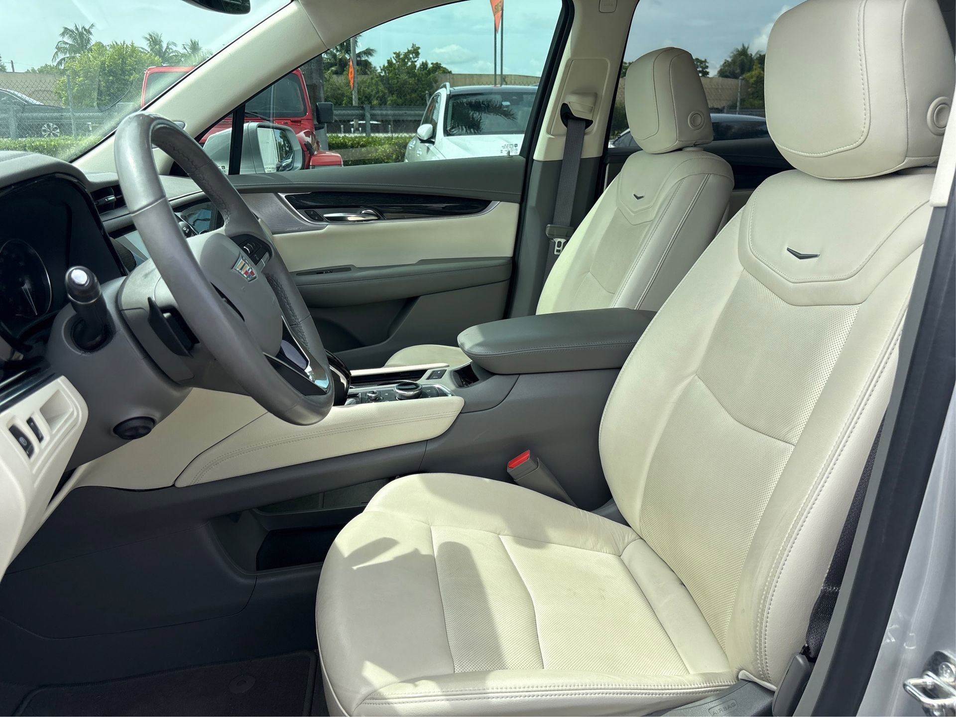 Used 2020 Cadillac XT6 Premium Luxury image 9