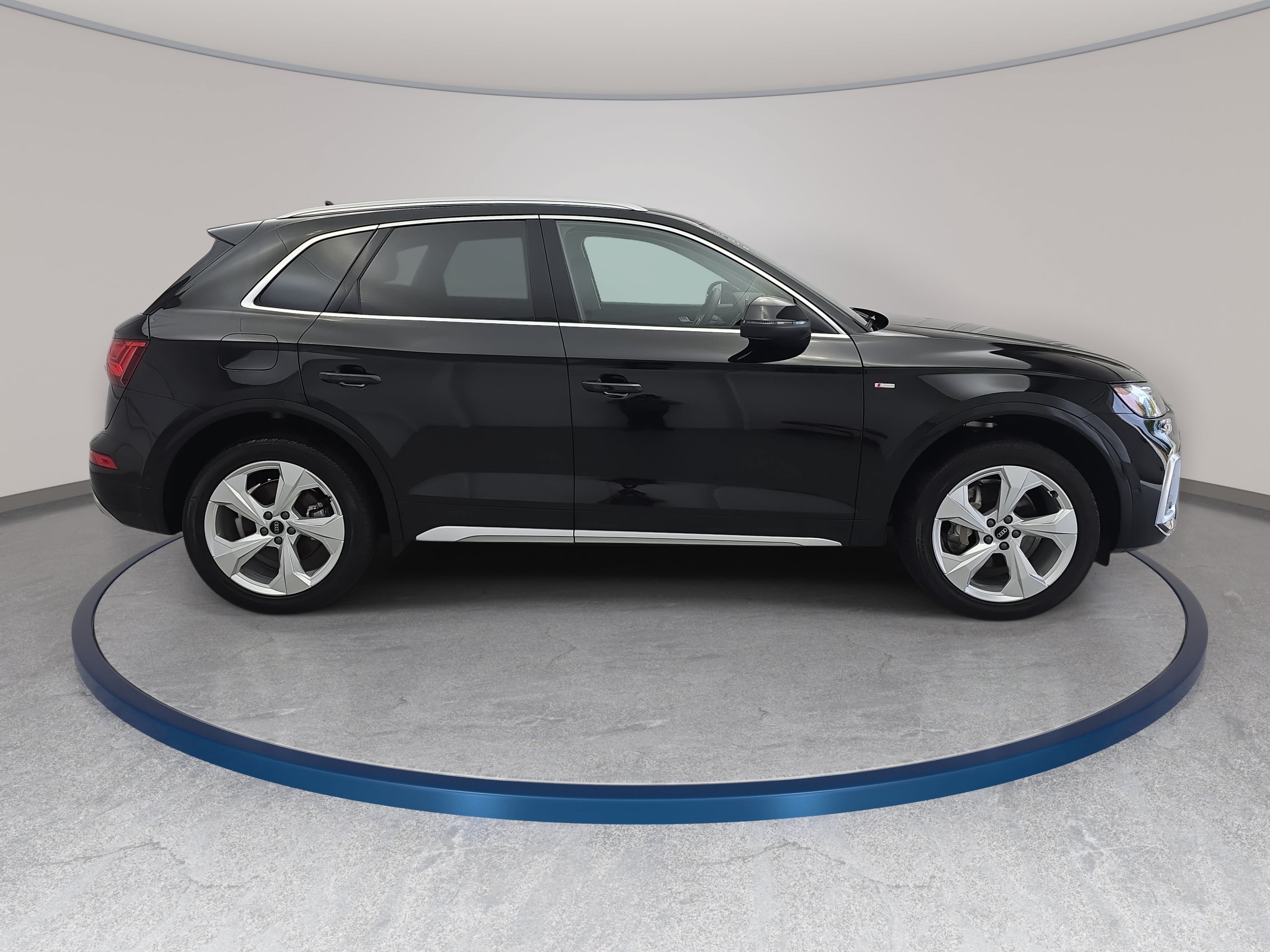 Used 2024 Audi Q5 2.0T Prestige w/ Prestige Package AWD/4WD image 4