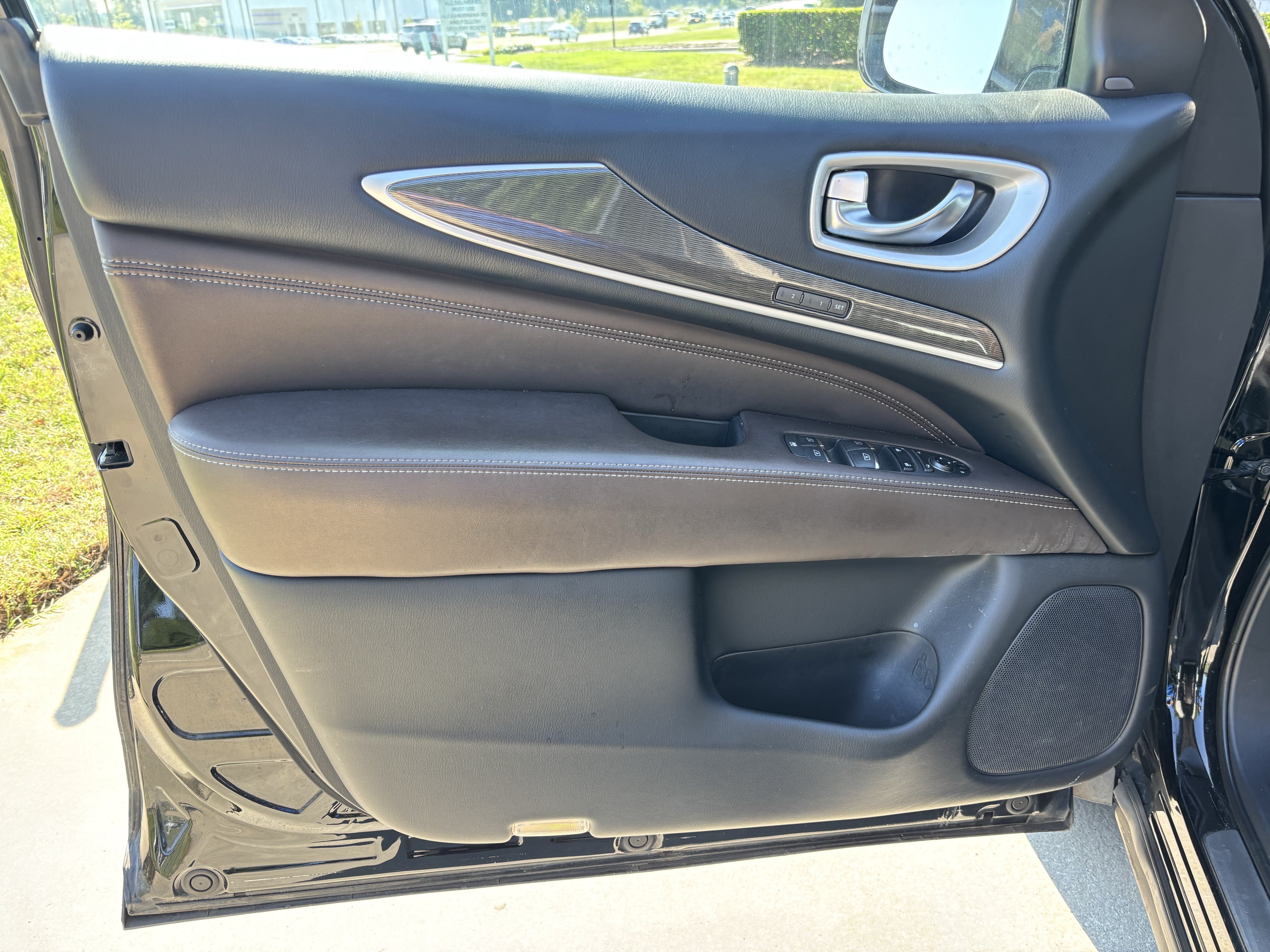 Used 2020 INFINITI QX60 Luxe w/ Essential Package AWD/4WD image 15