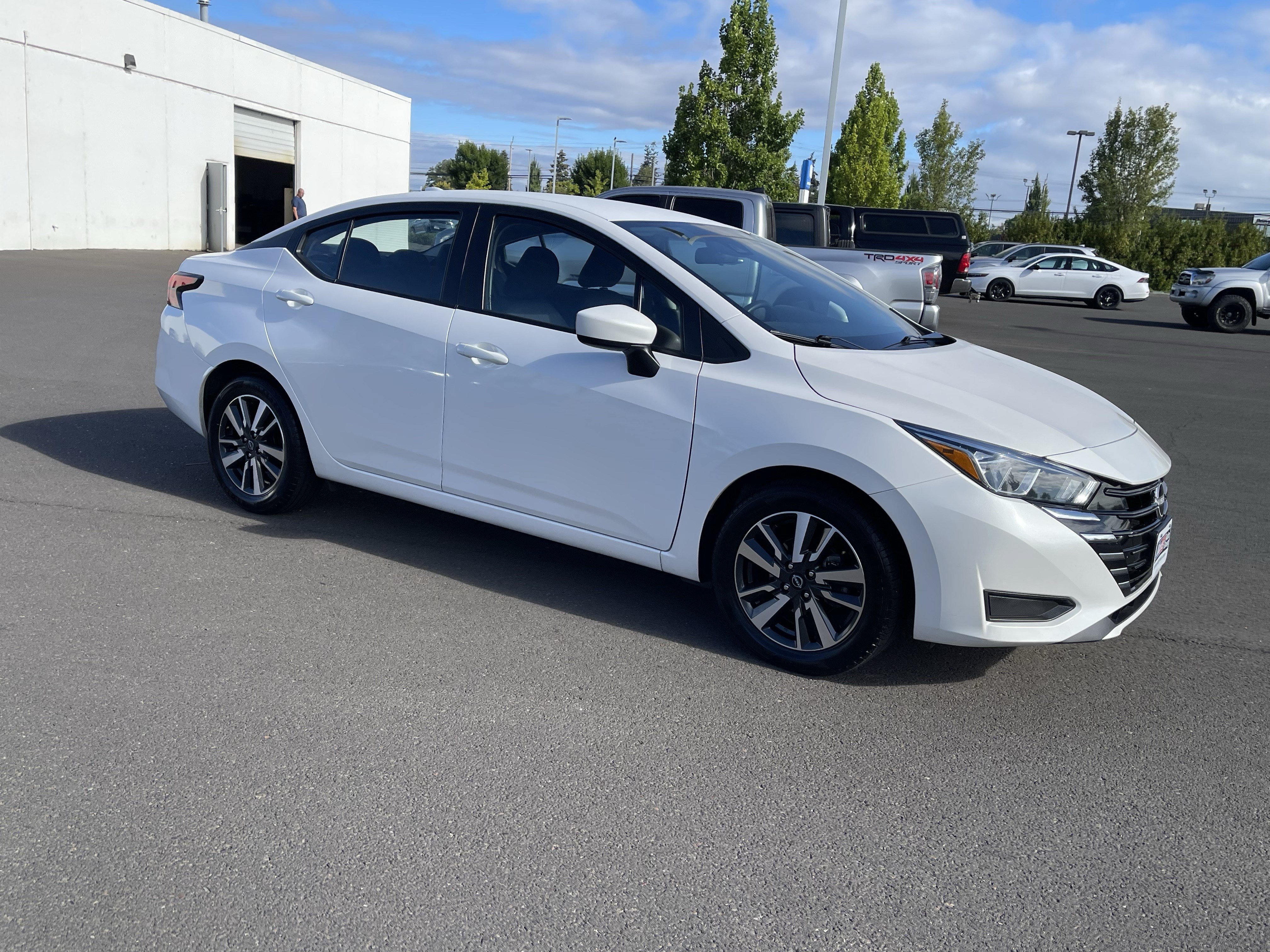 Used 2024 Nissan Versa SV FWD image 7