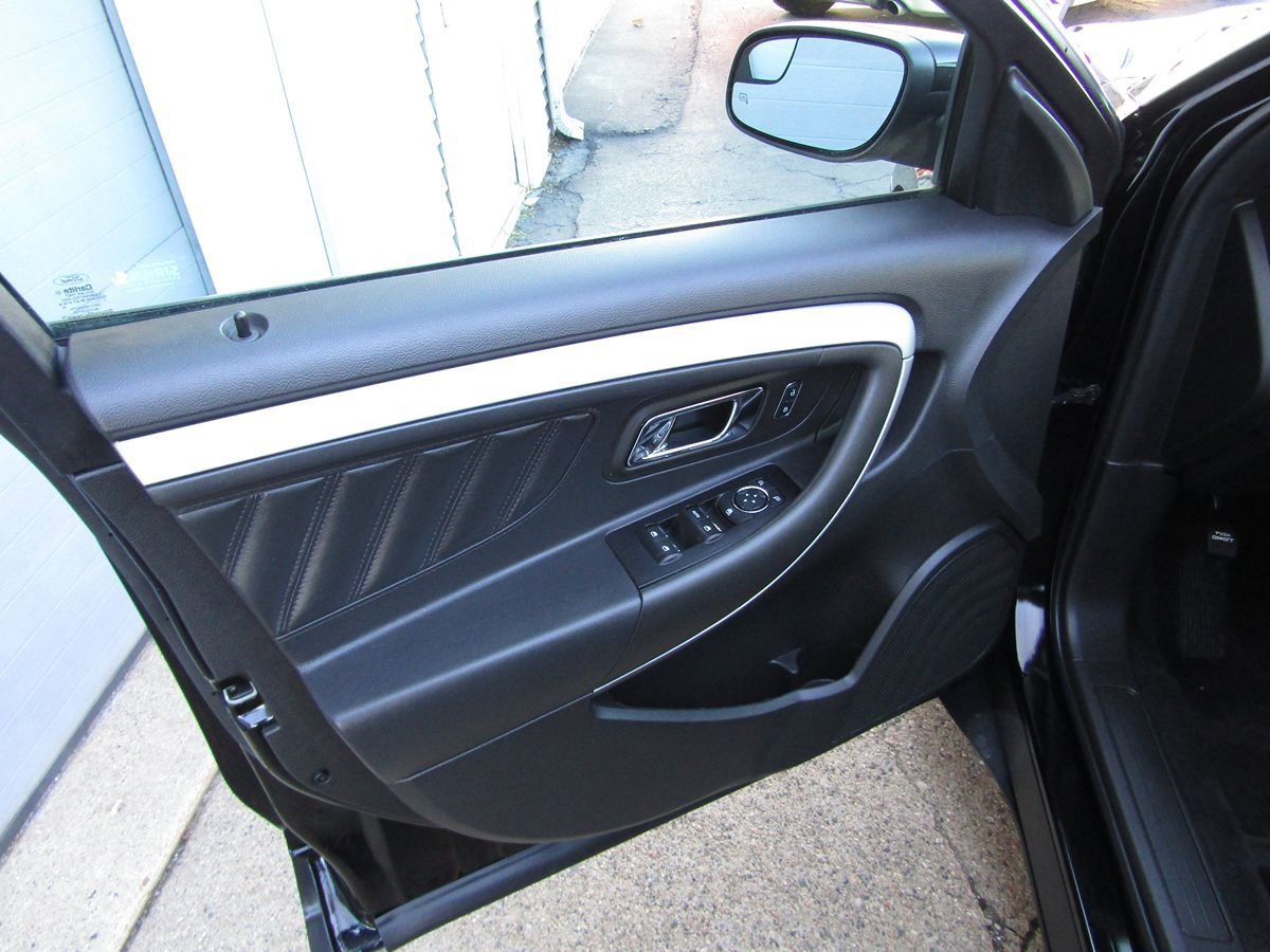 Used 2017 Ford Taurus SEL FWD image 30