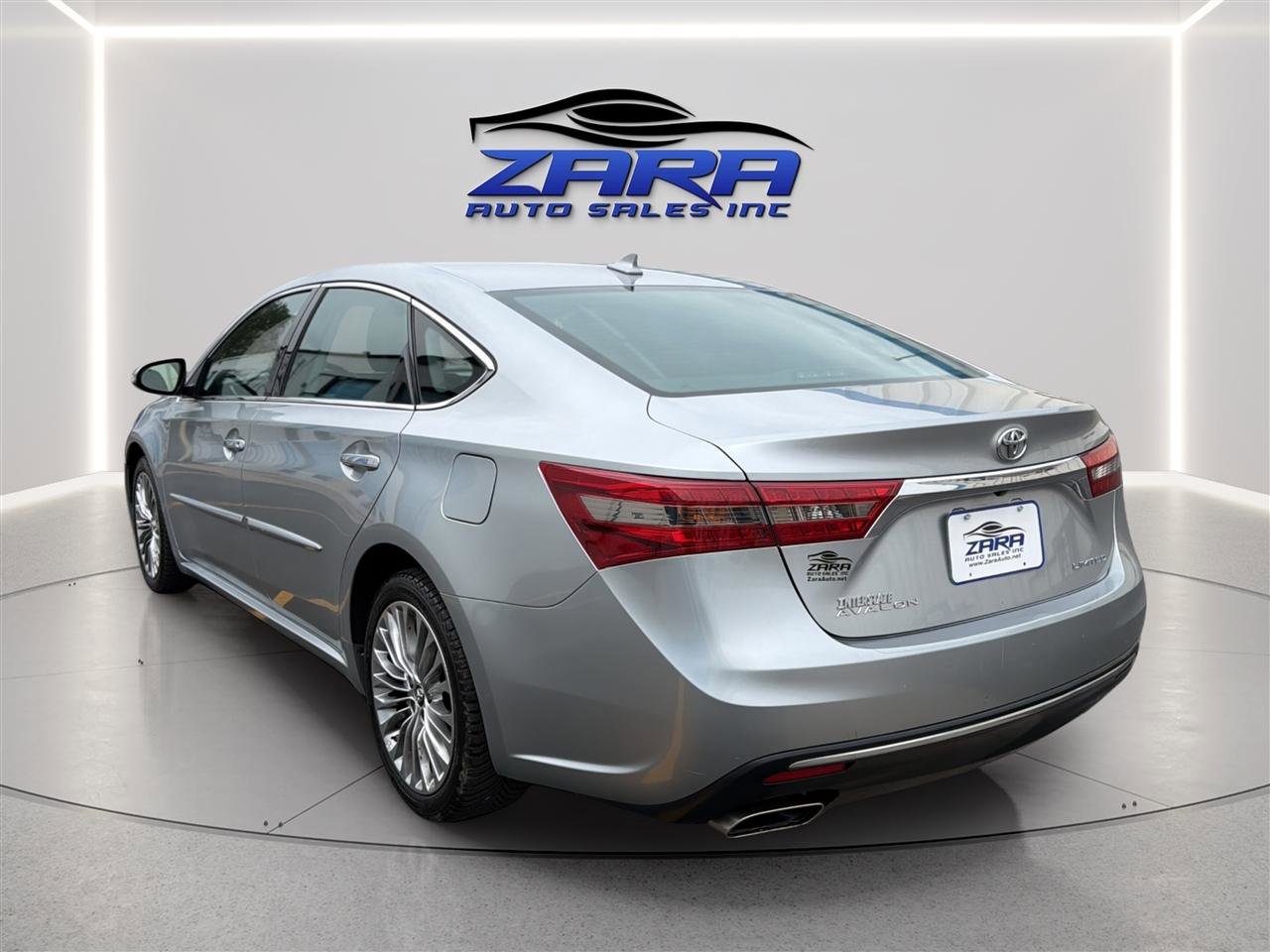 Used 2016 Toyota Avalon Limited FWD image 5