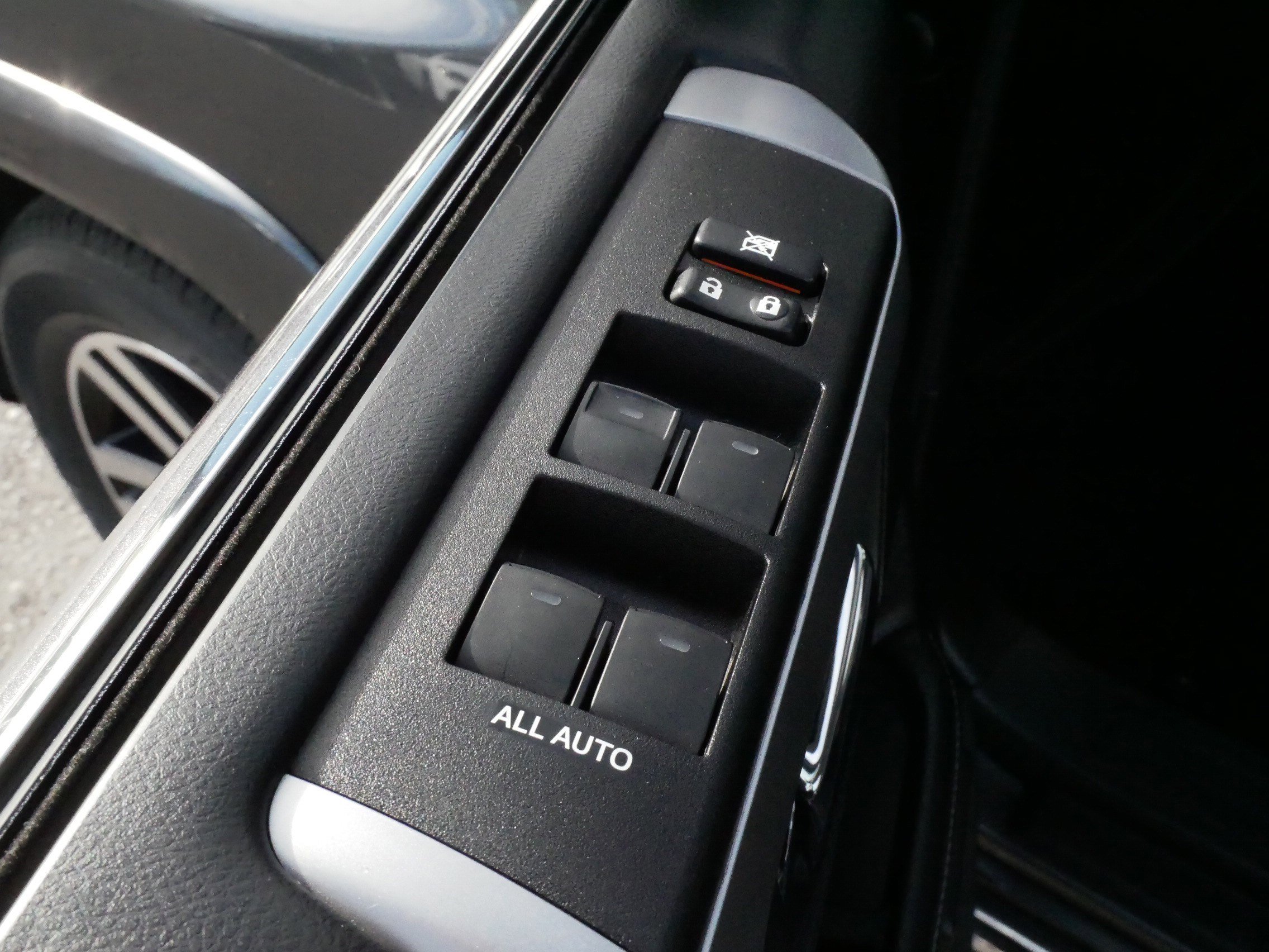 Used 2022 Toyota 4Runner Limited AWD/4WD image 19