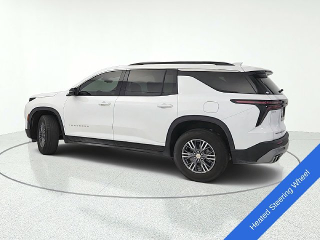 Used 2025 Chevrolet Traverse LT AWD/4WD image 3