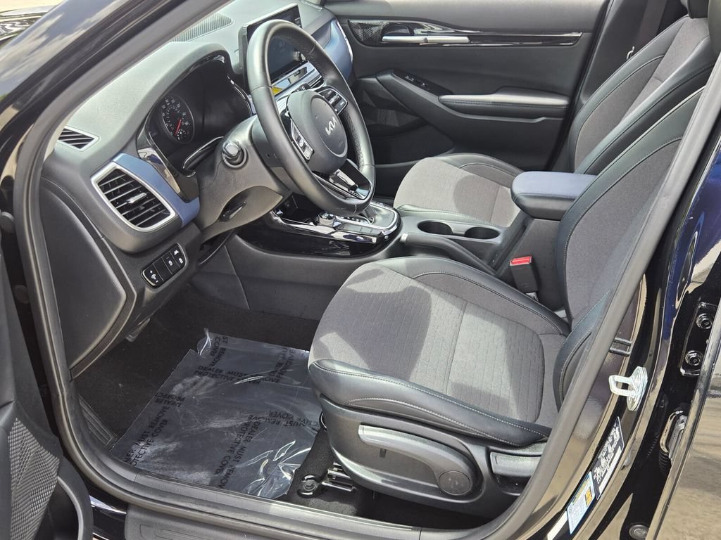 Used 2023 Kia Seltos S FWD image 8