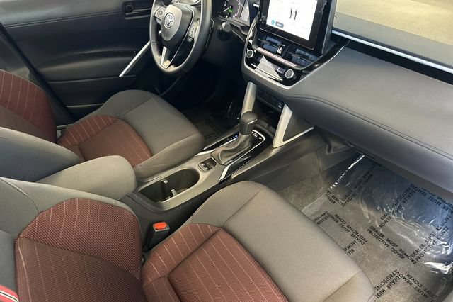 Used 2024 Toyota Corolla Cross AWD Hybrid w/ Moonroof Package image 18