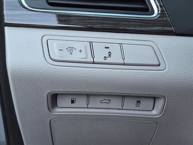Used 2015 Hyundai Sonata Limited w/ Option Group 05 FWD image 11