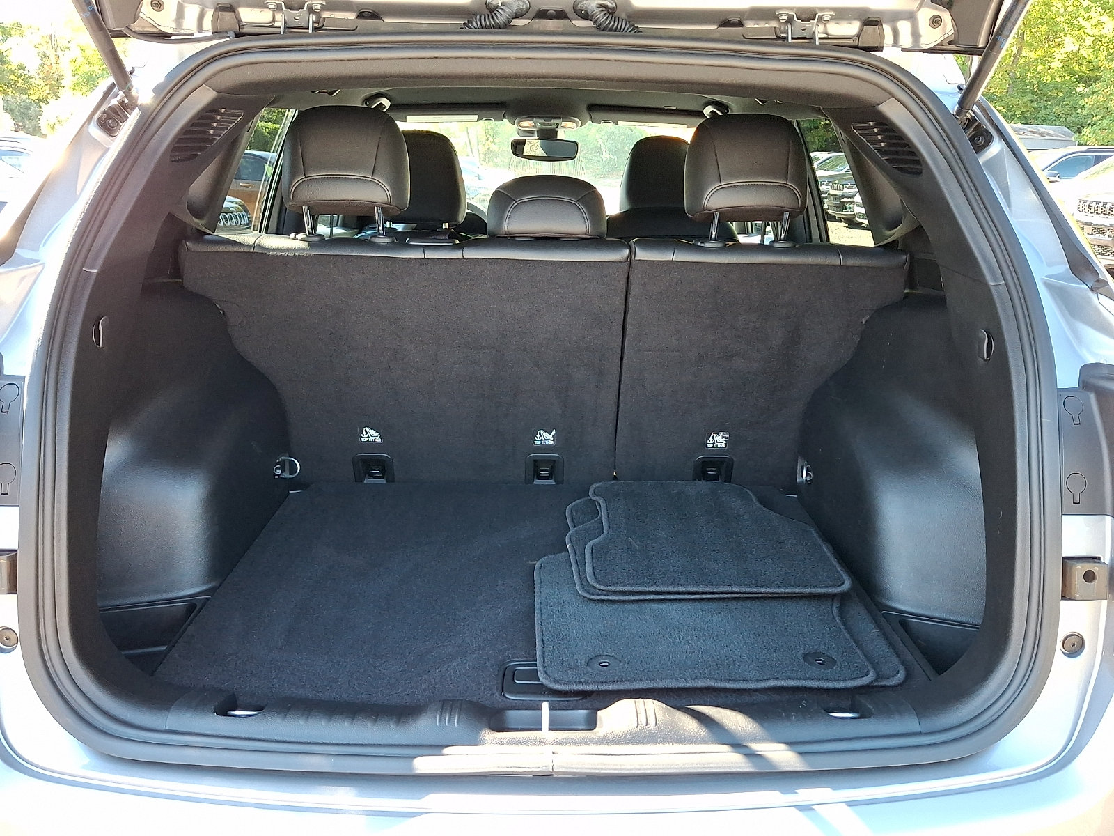 Certified 2023 Jeep Compass Latitude AWD/4WD image 28