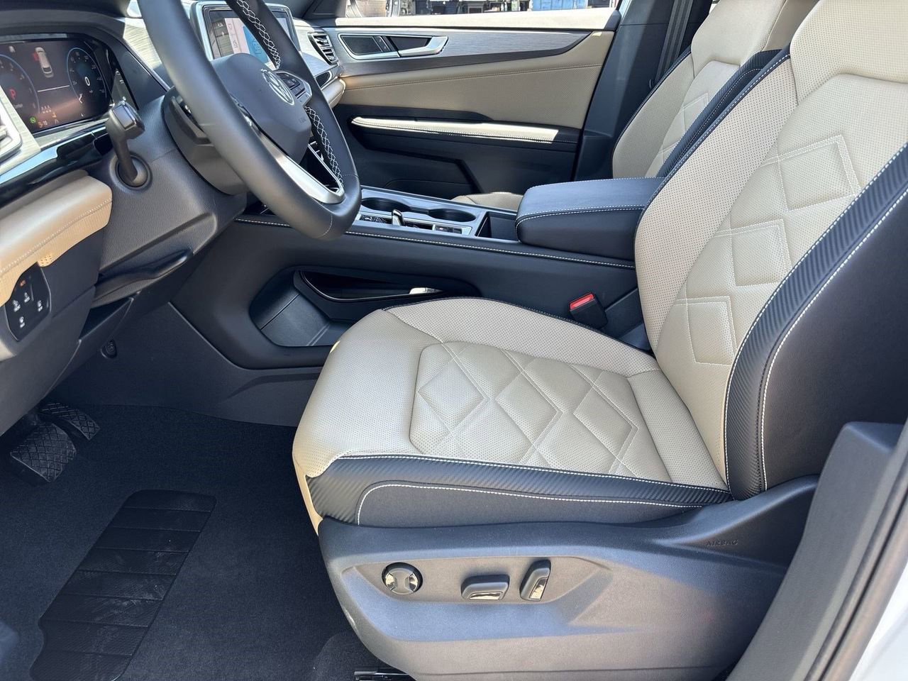 New 2026 Volkswagen Atlas Cross Sport SE FWD image 15