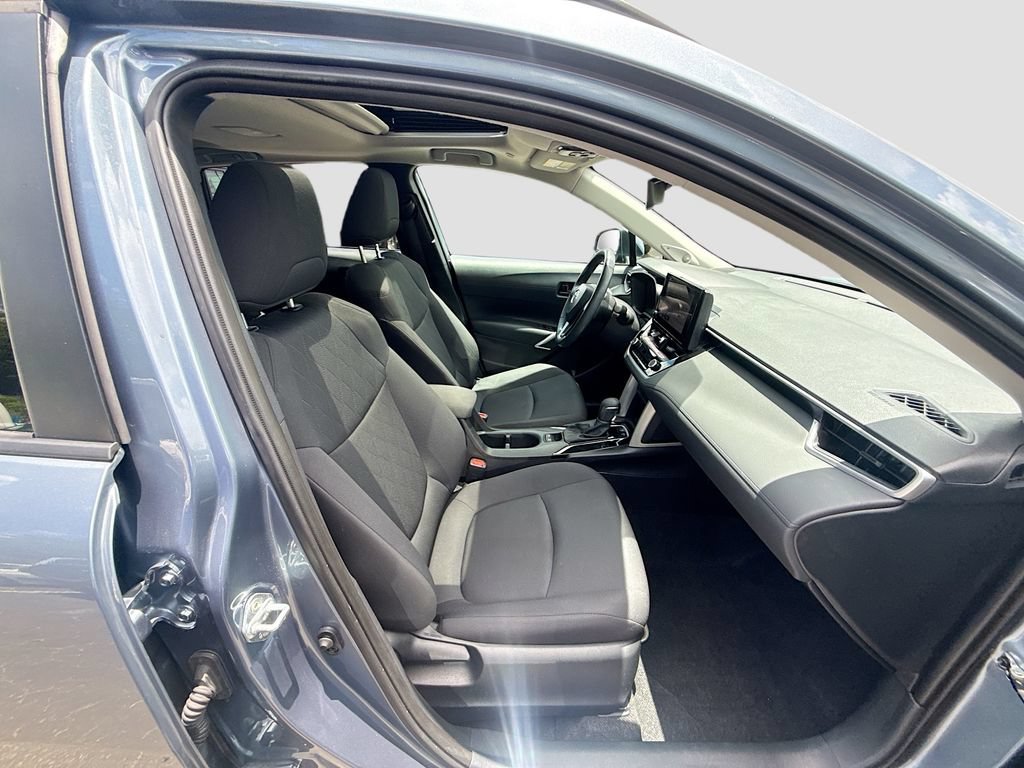 Used 2024 Toyota Corolla Cross LE w/ Moonroof Package AWD/4WD image 33