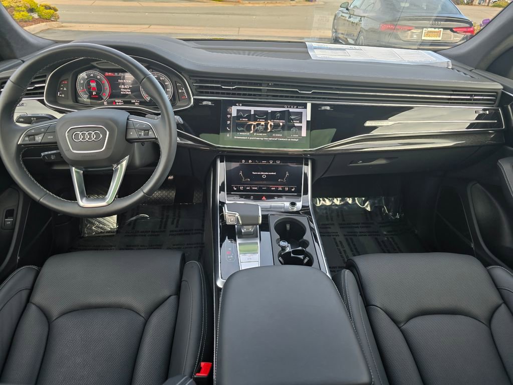 Used 2025 Audi Q8 Prestige w/ Prestige Package image 11
