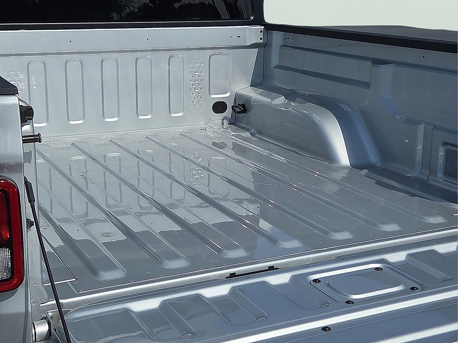 Used 2023 Jeep Gladiator Sport image 8