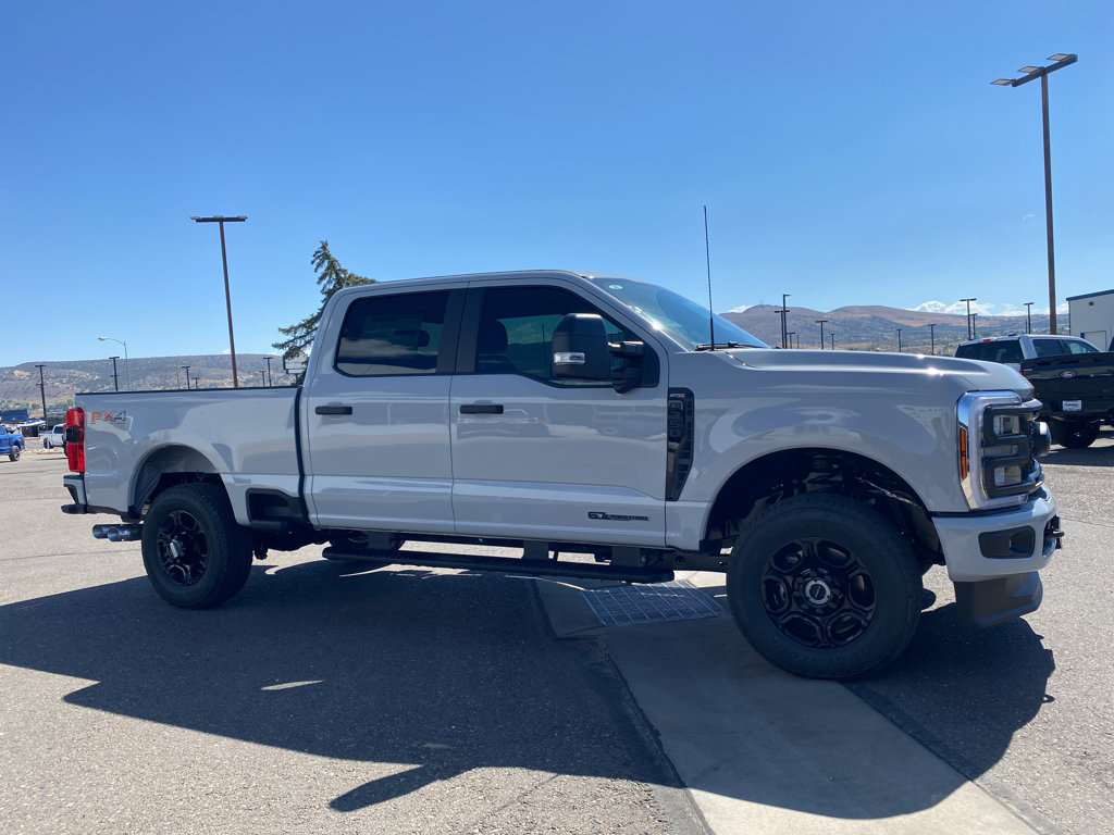 New 2026 Ford F350 4x4 Crew Cab Super Duty image 18