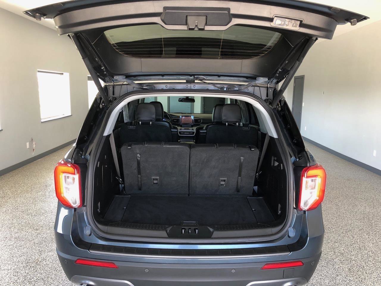 Used 2022 Ford Explorer XLT w/ Equipment Group 202A AWD/4WD image 11