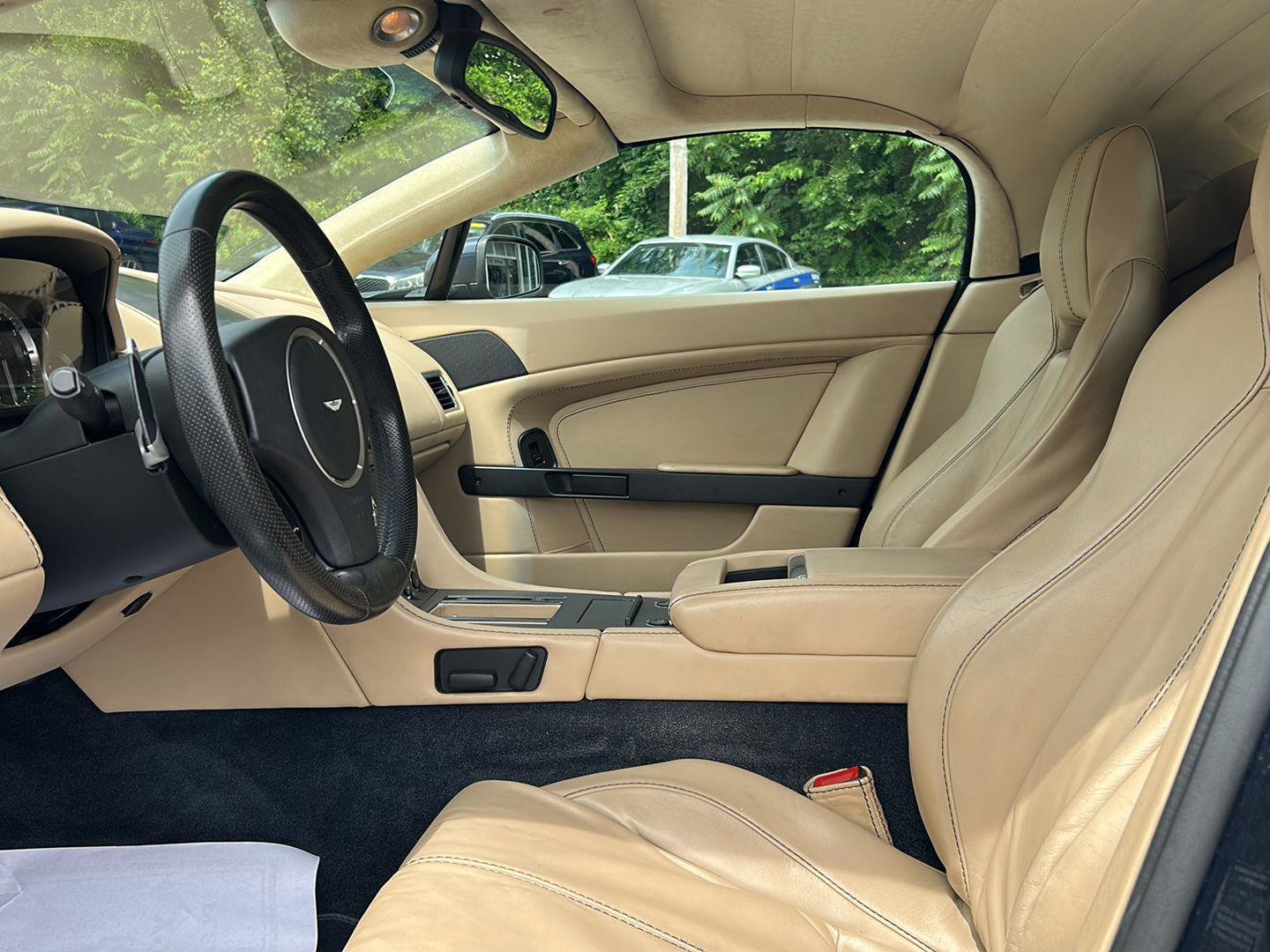 Used 2008 Aston Martin V8 Vantage Roadster RWD image 9