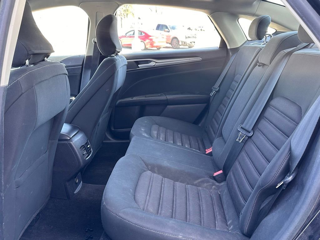 Used 2018 Ford Fusion SE image 14