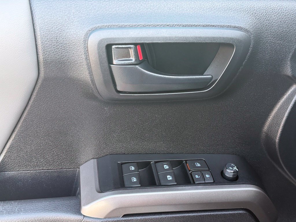 Used 2023 Toyota Tacoma SR5 RWD image 18