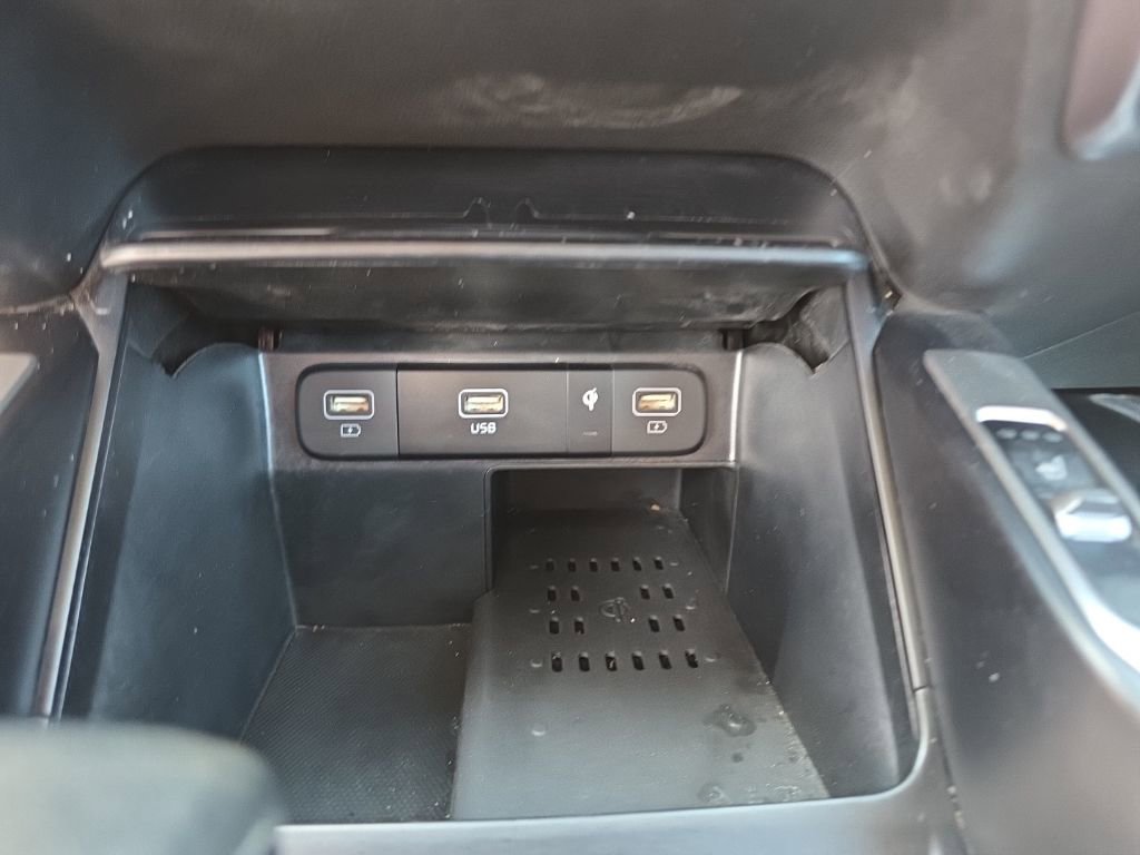 Used 2023 Kia Sorento S w/ Panoramic Sunroof Package AWD/4WD image 15