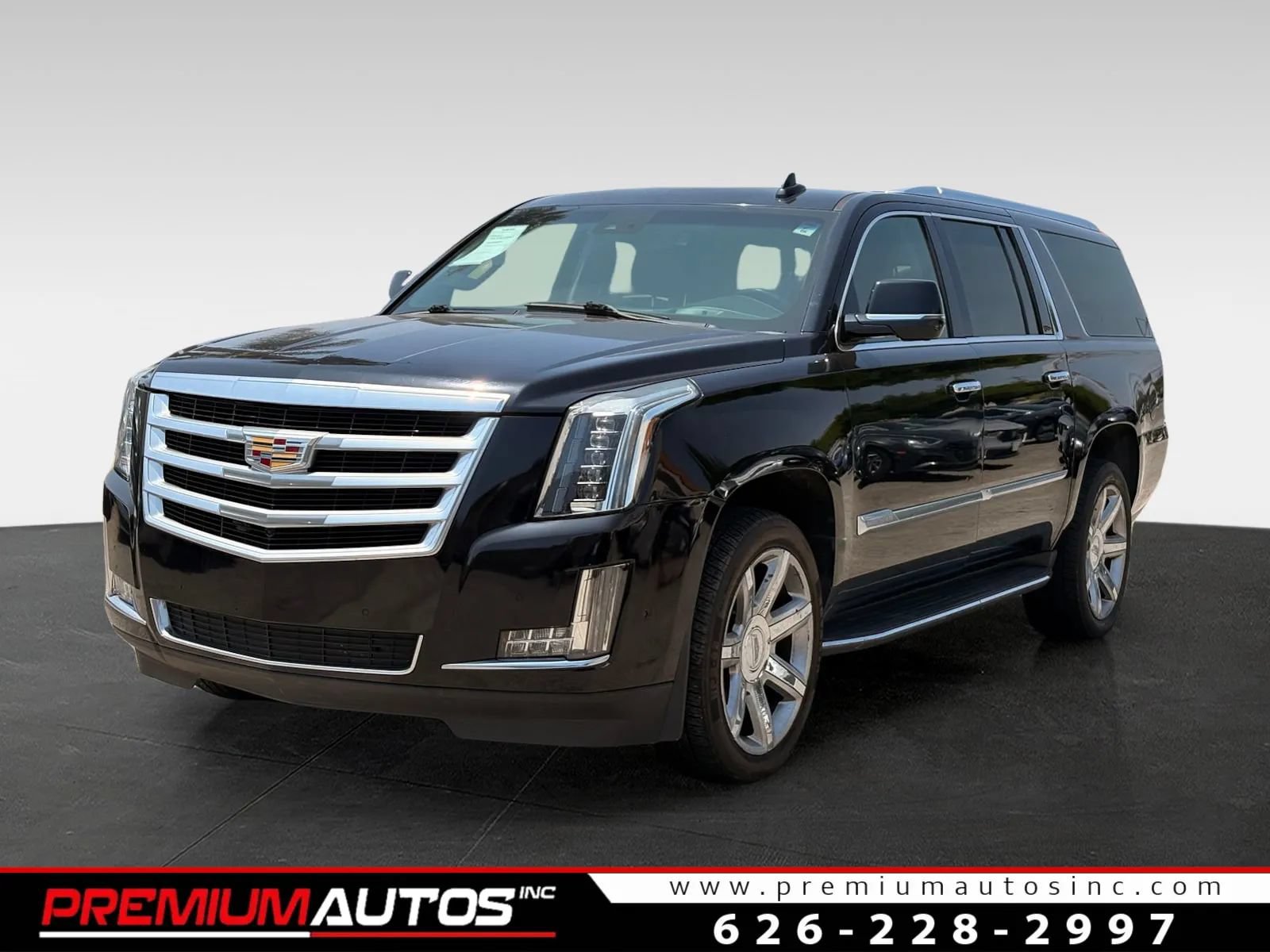 Used 2019 Cadillac Escalade ESV Luxury RWD image 1